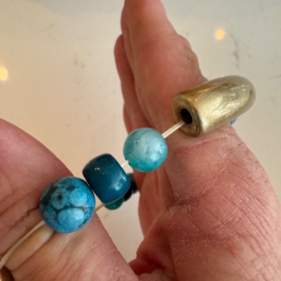 Chunky Gold and Torquoise stretch Beaded bracelet - Picture 3 of 3